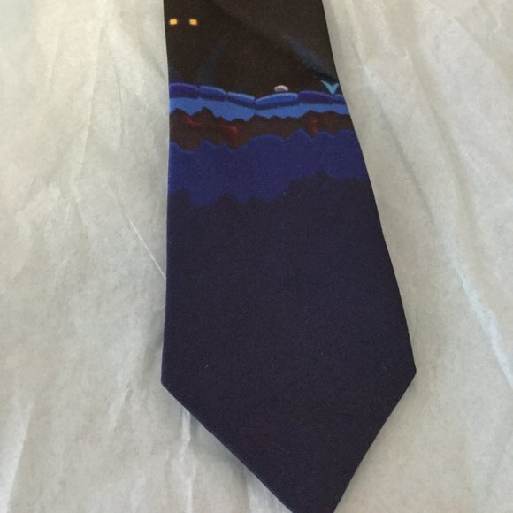Angry Bird Tie - Picture 3 of 4